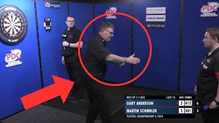 Gary Anderson had to give up in the middle of the match darts [upl. by Perseus]