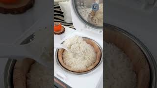 Have you ever seen a rice cooker like this It comes with a fragrant cedar barrel that can automati [upl. by Binette]