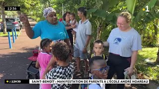 SaintBenoît  les parents d’élèves de l’école André Hoareau manifestent leur mécontentement [upl. by Annibo]