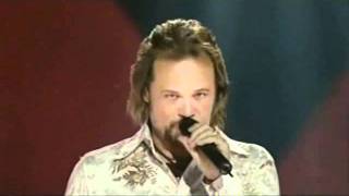 Travis Tritt amp Patty Loveless  Louisiana WomanMississippi Man [upl. by Eseneg68]