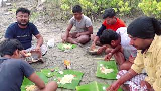 অনেকদিন পর সুন্দরবনের নদী থেকে কাকড়া খুঁড়ে মাটির পাত্রে রান্না করলাম [upl. by Lahcear]