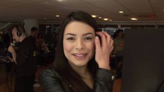 Miranda Cosgroves Sparks Fly Toys R Us Celebration [upl. by Elodia]