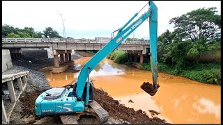 รถขุด KOBELCO SK210LC SUPER XM กับยักษ์เขียวบูมยาว งานทอยเร่งรอบไม่จัดแต่ก็ทำงานคล่องตัวสมเป็นโกเบ [upl. by Nirahs707]