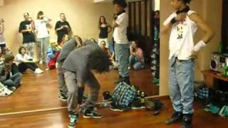 Les Twins Dancing To Edit Ants [upl. by Orabel195]