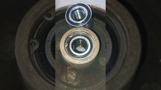 wheel bearing replacement ytshorts automobile mecanics pressmachine foryou [upl. by Kinnie]