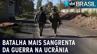 Rússia e Ucrânia enfrentam batalha mais sangrenta desde o começo da guerra  SBT Brasil 130123 [upl. by Suixela450]