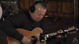 Tommy Emmanuel records his guitar with Apogee ONE and GarageBand [upl. by Brottman]