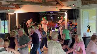 Holidays  Den gamla jukeboxen Ljungsbro 240801 [upl. by Ahsinat]