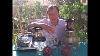 Juicing Grapes in the Omega 8006 amp Omega VRT350 HD Juicers [upl. by Yemorej]