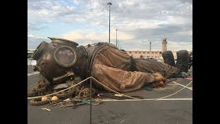 Le géant scaphandrier de Royal de luxe Le Havre 2017 [upl. by Patton]