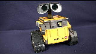 Interaction WallE from Thinkway Toys [upl. by Outlaw]