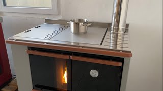 Die Erfindung des Jahres Stromloser Pellet befeuerter Küchenherd Heizen Kochen Backen feuerland24 [upl. by Eellehs]