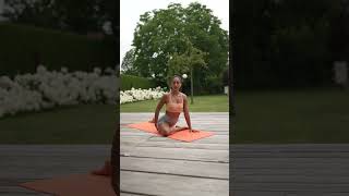 Outdoor Yoga Mit dieser Übung dehnst du deine Hüfte besonders gut [upl. by Elleynad]