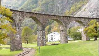 Swiss quotTehachapi Loopquot Brusio Kreisviadukt Berninabahn 2010 Rhaetian Railway 01 [upl. by Everard]