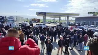 Foggia la protesta dei camionisti contro il rincaro carburante «Conviene più tenere i camion [upl. by Hennessey]