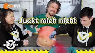 Juckreiz für Tommy Unangenehme Challenge  Checkpoint ZDF [upl. by Lefty]