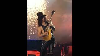 SLASH  NOVEMBER RAIN  GUITAR SOLO shorts slash gunsnroses [upl. by Aikemal]