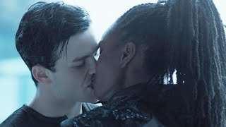 Titans 3x13  Kiss Scene — Conner and Blackfire Joshua Orpin and Damaris Lewis [upl. by Ardiek]