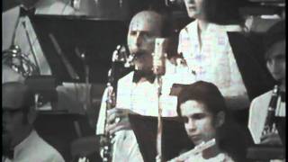 Léon Bernier dirige lOSM et Robert Charlebois en 1971Salle Wilfrid Pelletier [upl. by Acilejna527]