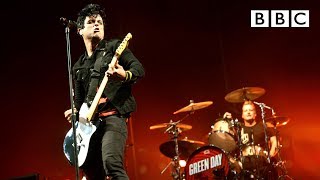 Green Day performs Boulevard of Broken Dreams at Reading Festival [upl. by Assili]