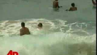 Raw Video Obama Beachside in Hawaii [upl. by Holcomb]