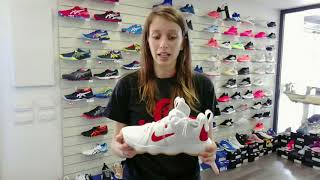 Présentation des chaussures de volleyball Nike Hyperset [upl. by Aissat489]