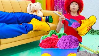 Wendy Pretend Play Turning Things into Sand with Colorful Kinetic Sand Toys for Kids [upl. by Bores]