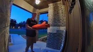 DoorDash Pizza Delivery Guy Upset Over 5 Tip [upl. by Lehctim]