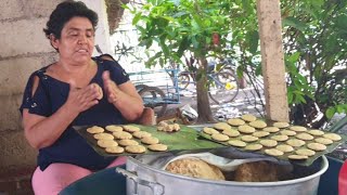 Asiendo las tradicionales gorditas d maíz i pan para Ofrendar alos fieles difuntos Guerrero 🌎 cali [upl. by Enilada]