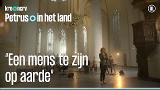 Lied 538 Een mens te zijn op aarde  Petrus in het land  KRONCRV [upl. by Cummins906]