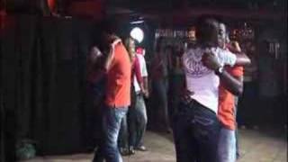 Kizomba  Ombaka  tarrachinha dança angolana [upl. by Killion]