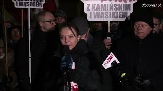 Demonstracja solidarności z Mariuszem Kamińskim i Maciejem Wąsikiem Areszt w Radomiu  13012024 [upl. by Dronel]