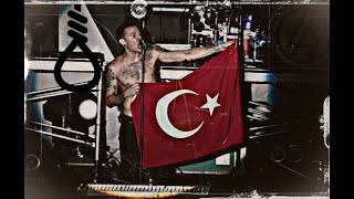 Linkin Parkın Solisti Chester Bennington İntihar Etti  Hakkında Bilgiler [upl. by Dinin118]