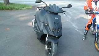 scooter malaguti 200 segue pit bike polini 110 [upl. by Ylirama]