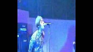 Oasis  Earls Court 1995  Some Might Say [upl. by Guenna]