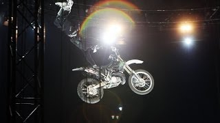 Flic Flac Atemberaubende Stunts mit dem Motorrad [upl. by Romie661]