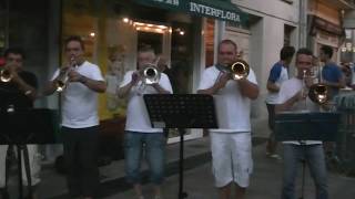 La Banda Els Tirons à la Feria de Céret 2012 quot¿Dónde estás Yolandaquot [upl. by Eihcir942]