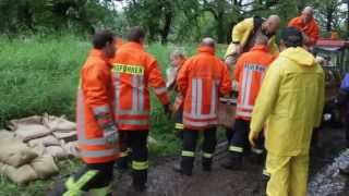 Bitterfeld  Hochwasser an der Mulde bedroht AltjeÃŸnitz [upl. by Winthorpe392]