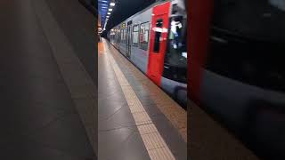 Einfahrt Rheinbahn Linie E nach Handweiser In Düsseldorf Hbf [upl. by Ativ245]