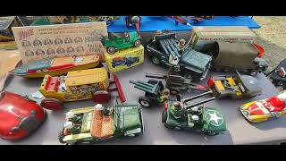 Renningers Huge 700 vendors Flea market and Antique Haul Walk Thru Mt Dora FL 2024 [upl. by Ylirama]