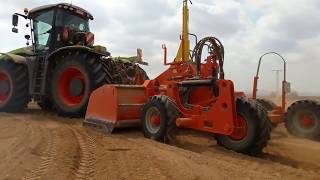 Claas Xerion 4000 Refinadora  Niveladora Agricola [upl. by Yaned]