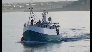 Newlyn netter Harvest Reaper in Through the Gaps loaded with fish [upl. by Dianne]