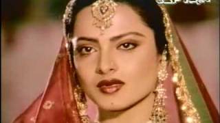 Rekha performing YE KYA JAGEH HAI DOSTON [upl. by Kong217]