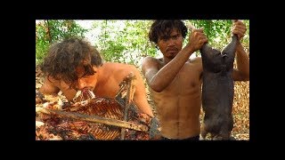 Tecnología Primitiva➜ Encontrar cerdo salvaje con Lanza en el bosque➜ Cerdo a la parrilla delicioso [upl. by Hsima311]