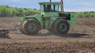 Steiger Cougar ST 251 amp IH 30 496 disk [upl. by Akinek]