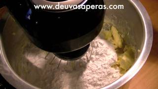 Como Hacer Crema de Mantequilla Receta de ButterCream [upl. by Maire826]