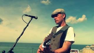 Nigel Ashcroft busking in Cromer [upl. by Renmus]