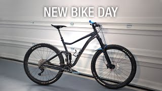 REVIEW 2022 Giant Stance 2 Best Entry Level Full Suspension Mountain Bike [upl. by Akihdar]