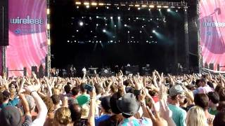 Snoop Dogg  Nah Nah Nah Naaaah Live at Wireless Festival Hyde Park [upl. by Casteel]