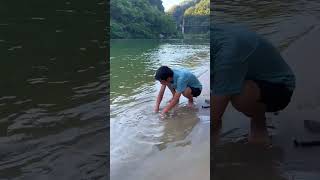 It really scared me 真的是吓了我一跳 Xiaomei fishingfun fishinglife rurallife outdoors fishtrip [upl. by Ttenyl]